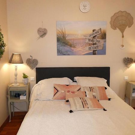 Chambre Le Mas D'Adelice Taulignan エクステリア 写真
