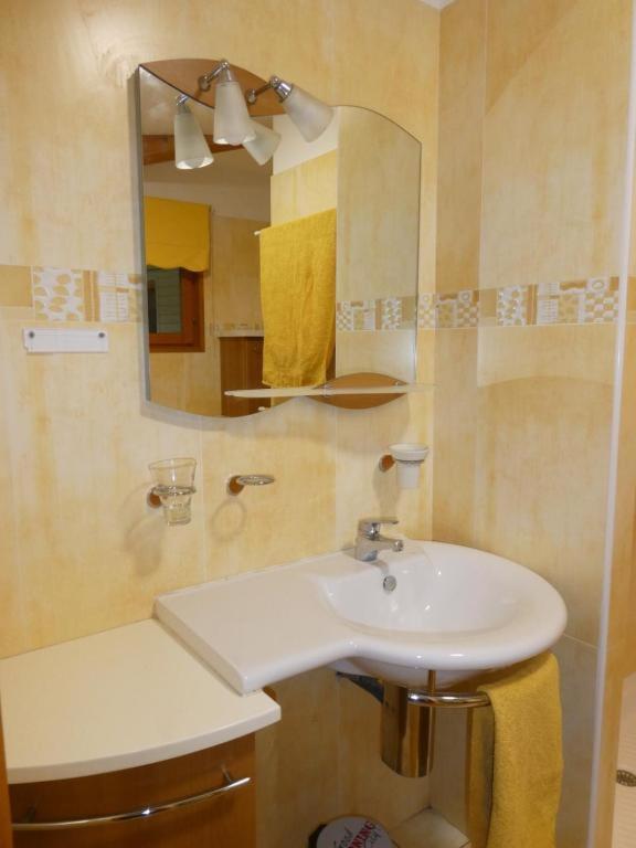Chambre Le Mas D'Adelice Taulignan エクステリア 写真