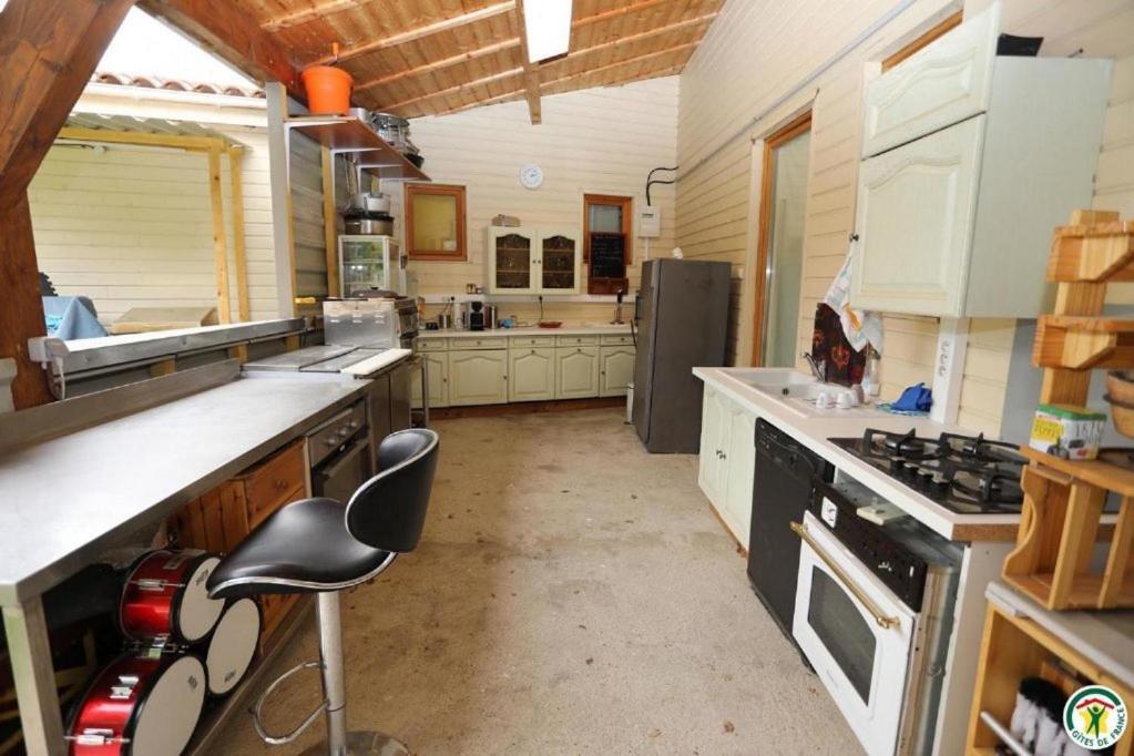 Chambre Le Mas D'Adelice Taulignan エクステリア 写真