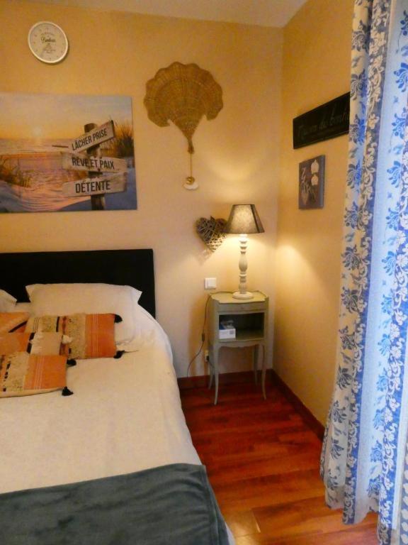 Chambre Le Mas D'Adelice Taulignan エクステリア 写真